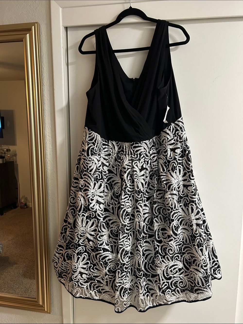 Roz & Ali Black and White Floral Lace Midi Dress